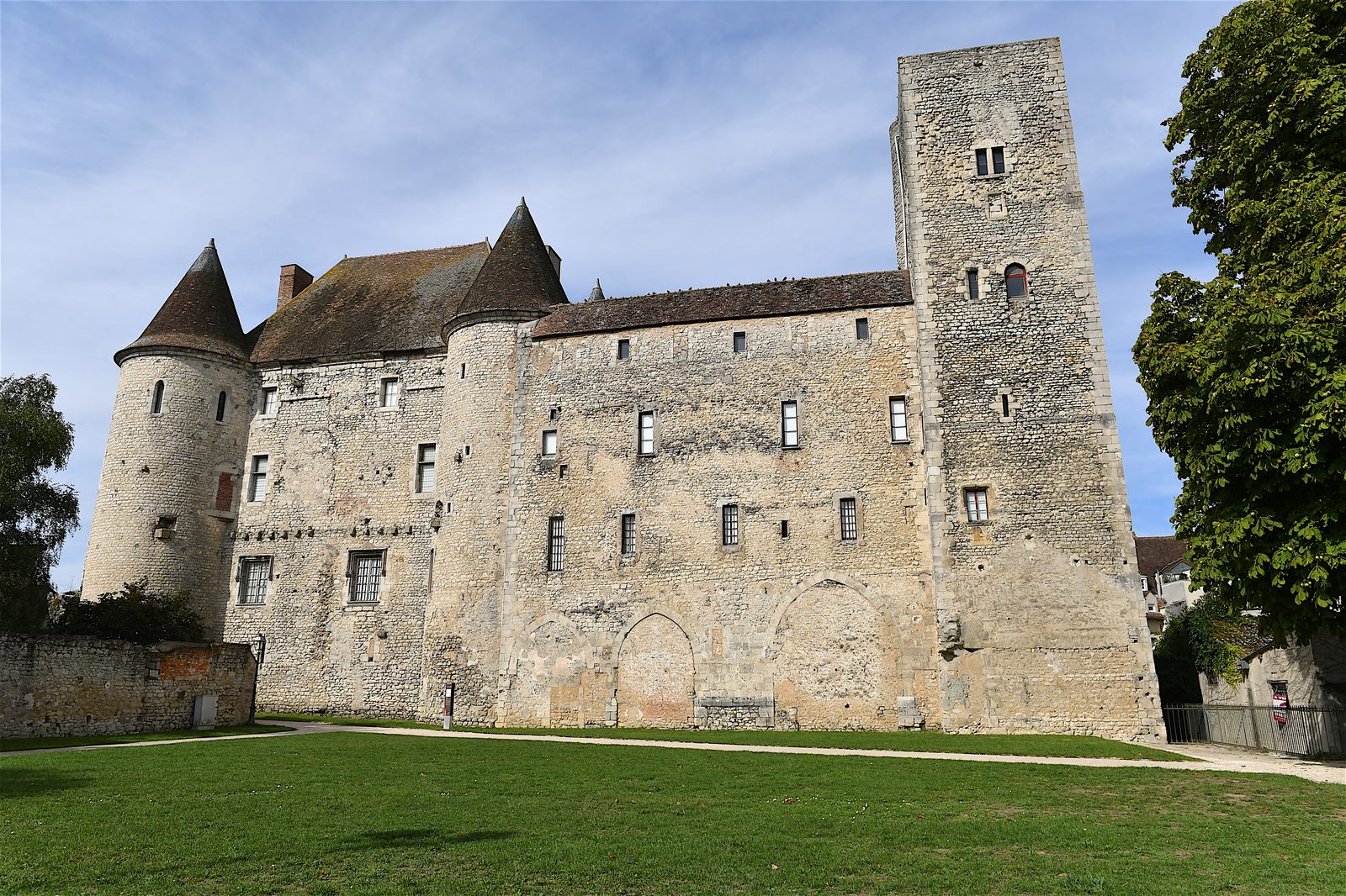Château-musée de Nemours — tourisme en taxi en Seine-et-Marne