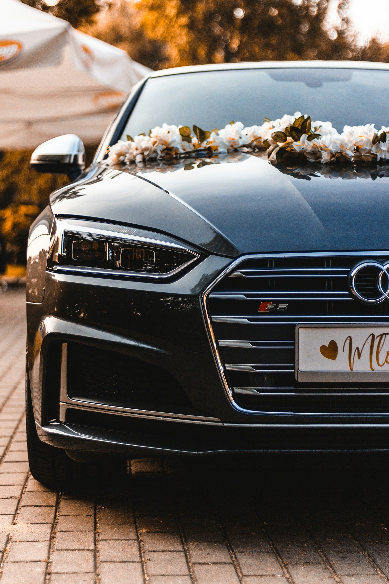 Berline noire élégante pour mariage — taxi Nemours
